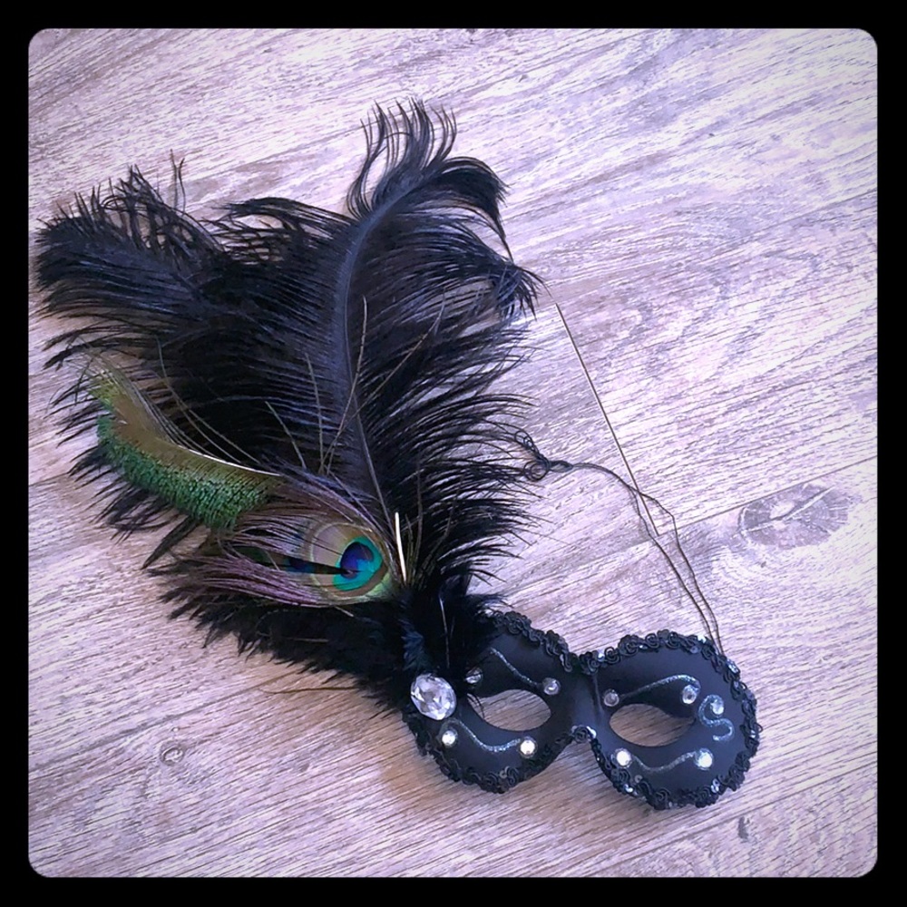 Glamorous mask